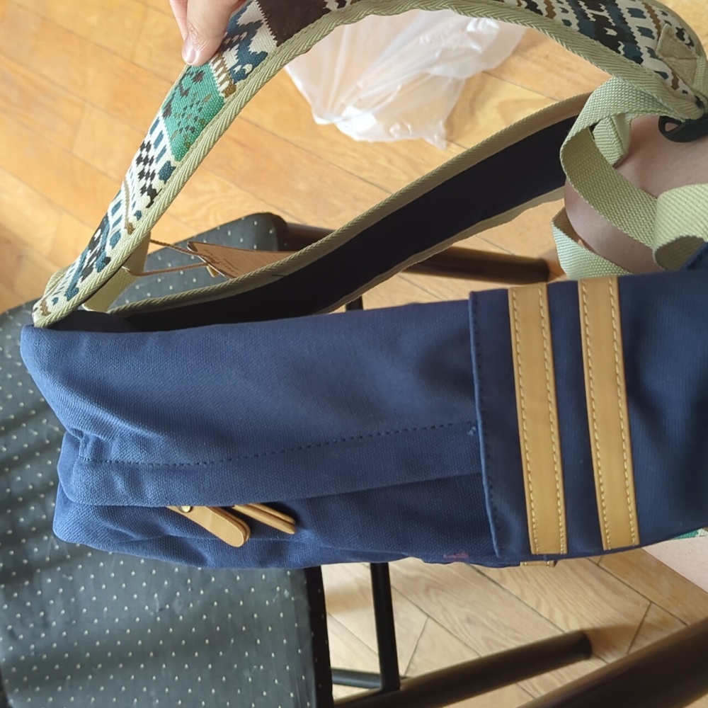 (NEW) Backpack - Picture 5 of 11
